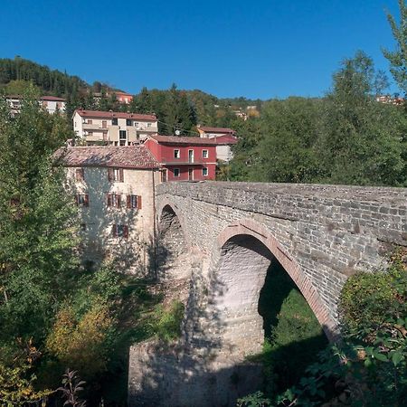La casa sul ponte Mercatello sul Metauro Exterior foto